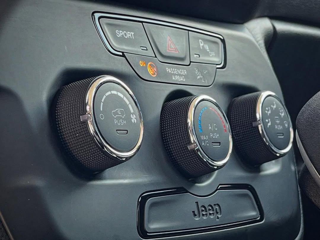 Jeep Renegade - Miniatura 7