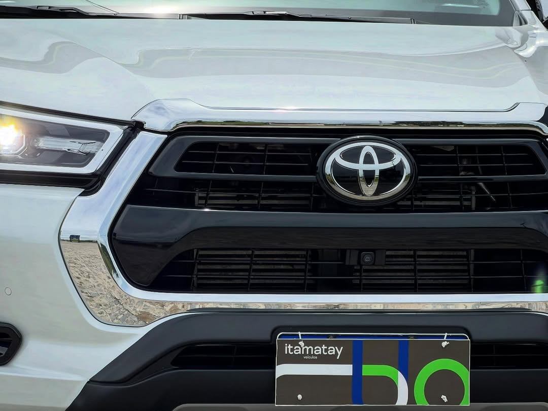 Toyota Hilux - Miniatura 9