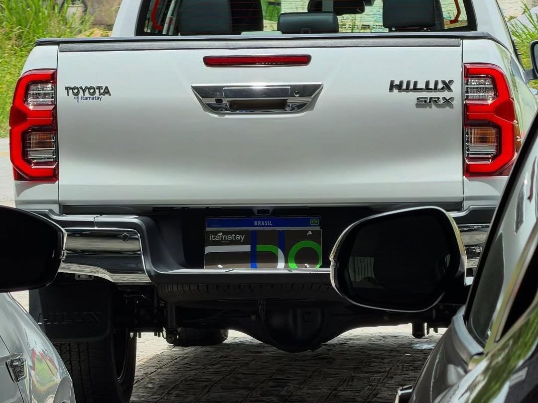 Toyota Hilux - Miniatura 13