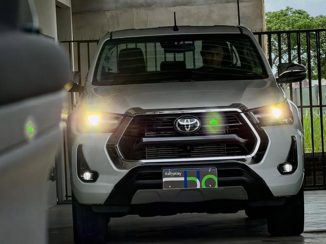 Toyota Hilux - Miniatura 15