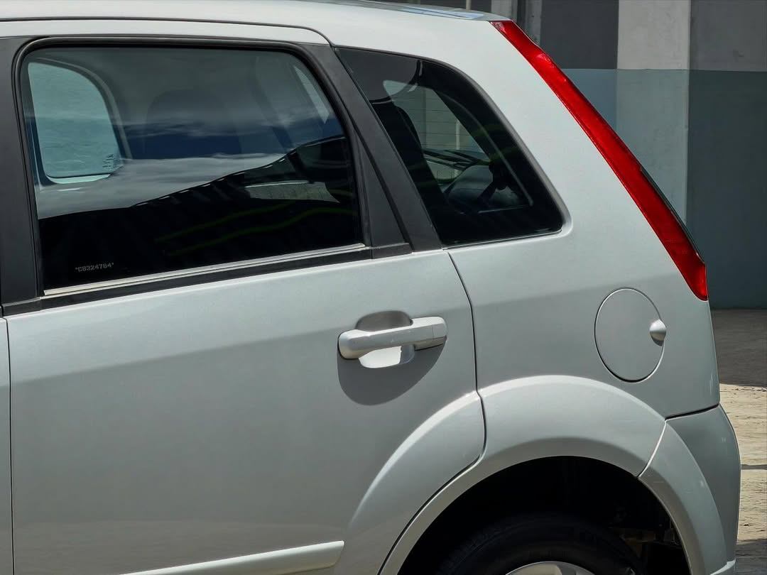 Ford Fiesta - Foto 2