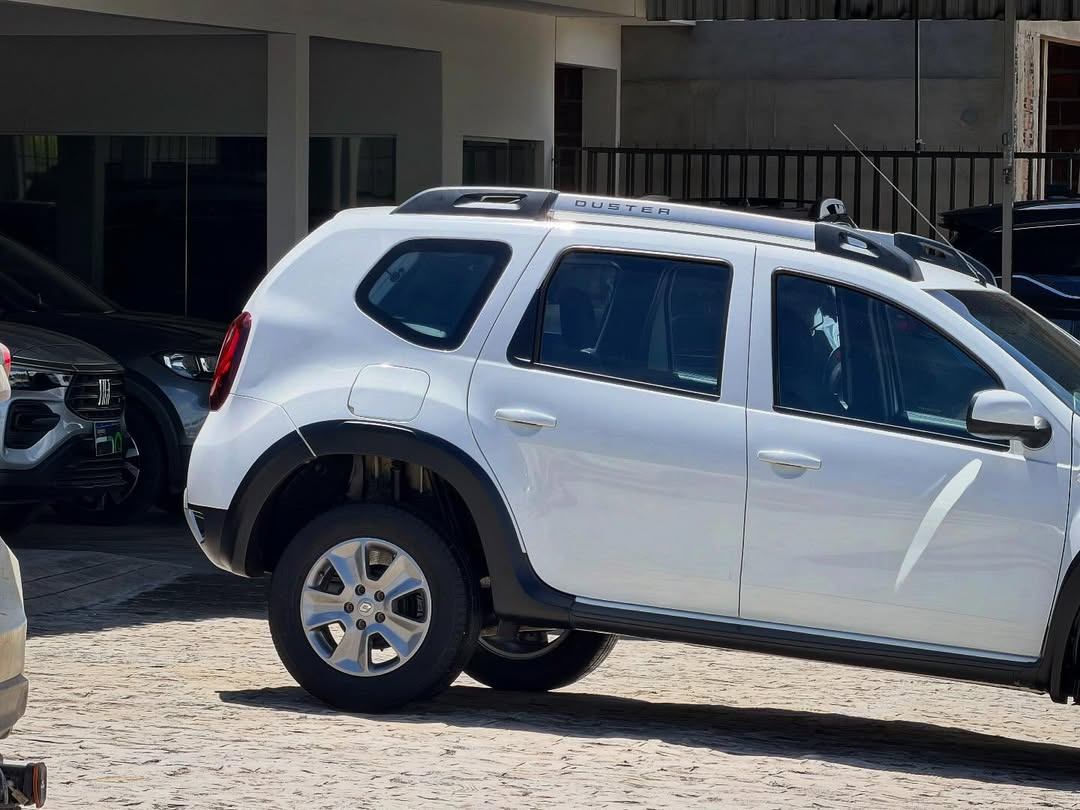 Renault DUSTER - Miniatura 6
