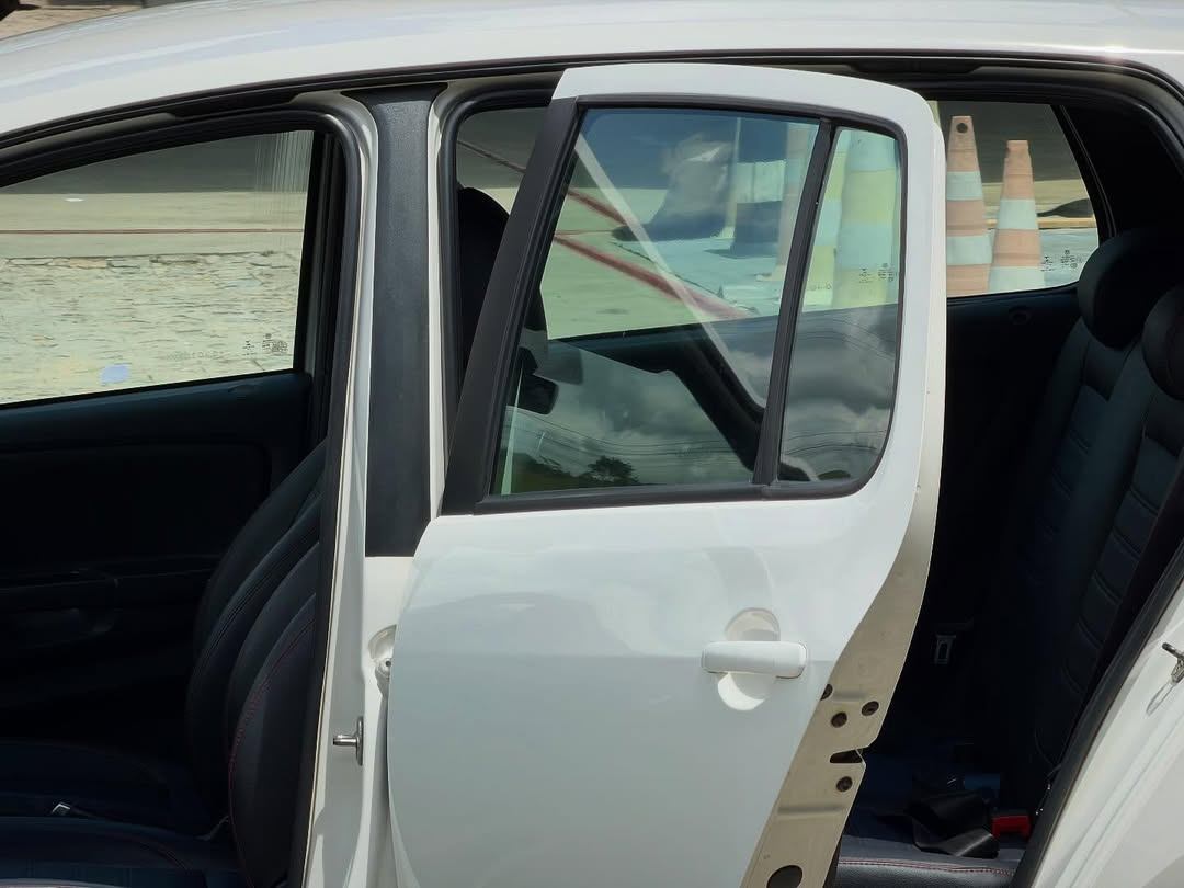 VW - VolksWagen Fox - Miniatura 6