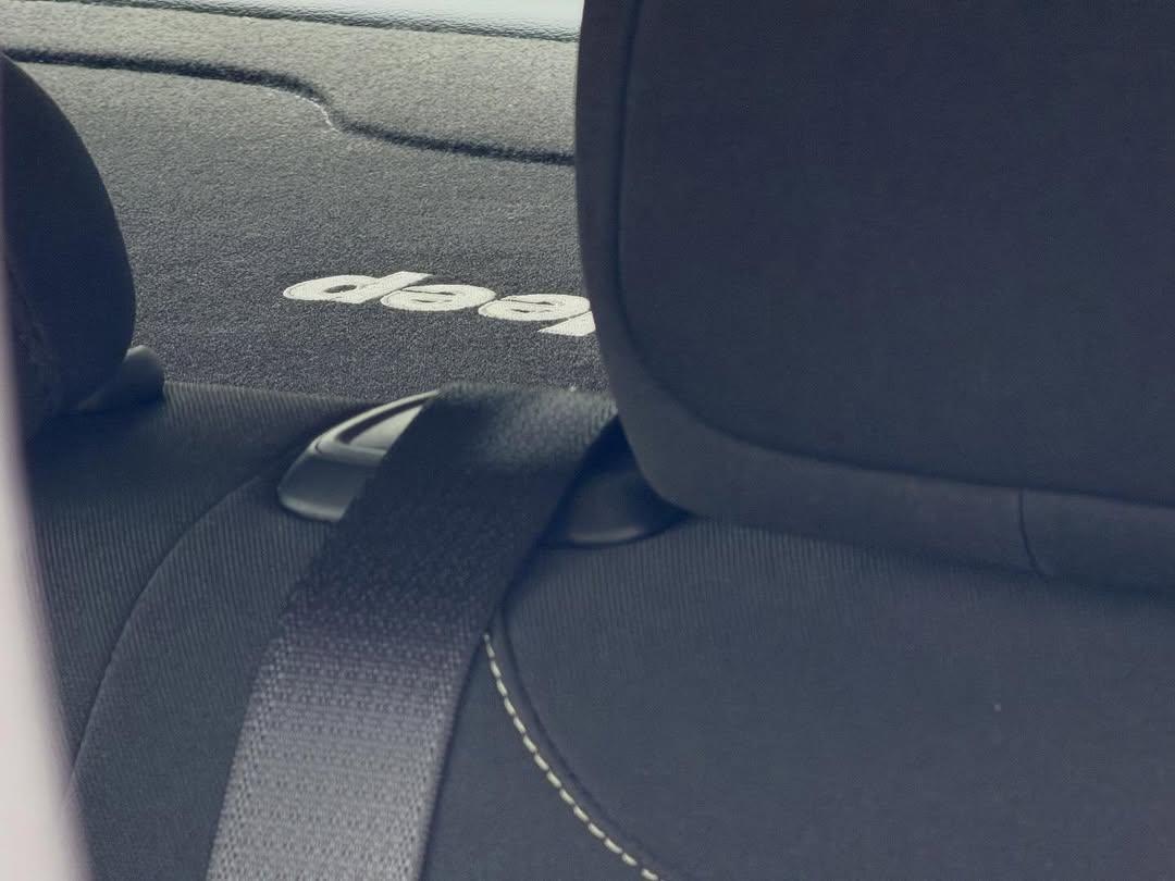 Jeep Renegade - Miniatura 7
