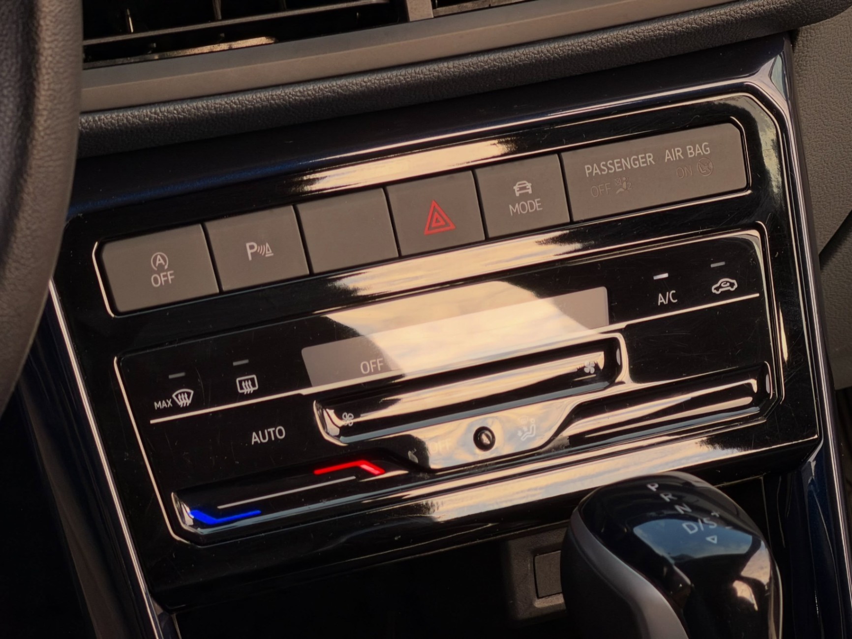 VW - VolksWagen T-Cross - Miniatura 7