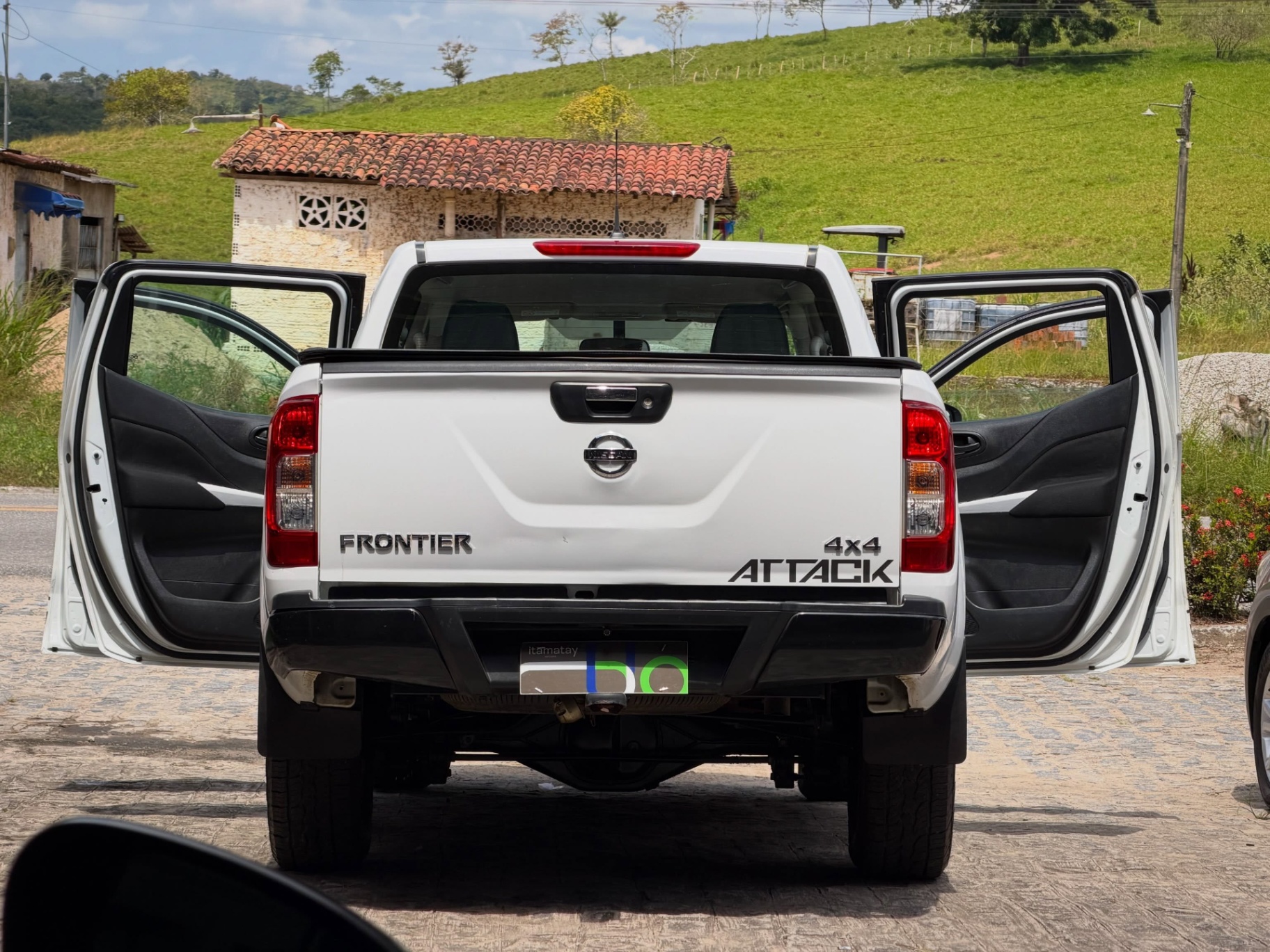 Nissan Frontier - Miniatura 2