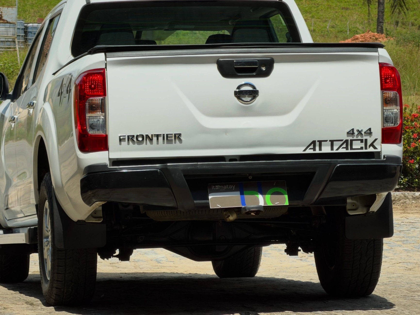 Nissan Frontier - Miniatura 10
